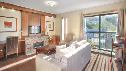 Lodging Blue Mountain Inn