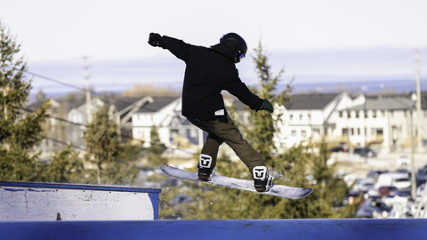 FRZN Rail Jam 2024, Terrain Park, Rail, Tricks