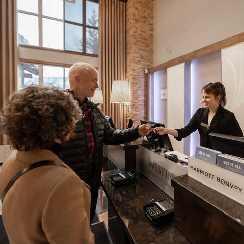 Westin Lobby, Couple, Winter, Holiday