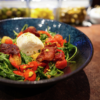 T-bar, restaurant, food, beverage, dining, apres, drinks, lifestyle