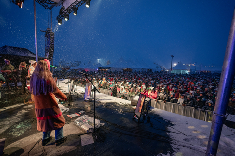WinterWonderGrass band and crowd