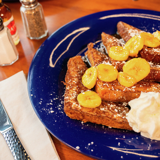 benedicts foods lunch breakfast eggs burgers guest dining restaurant, eat, food, beverage