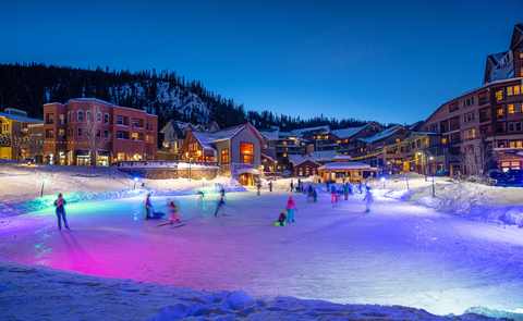 Cosmic Skating, Pond