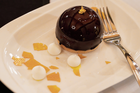 Snowcat Dinner supper luxury course experience fancy upscale dine dinning food drink beverage