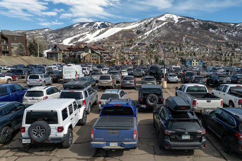 Upper Knoll Parking Lot
