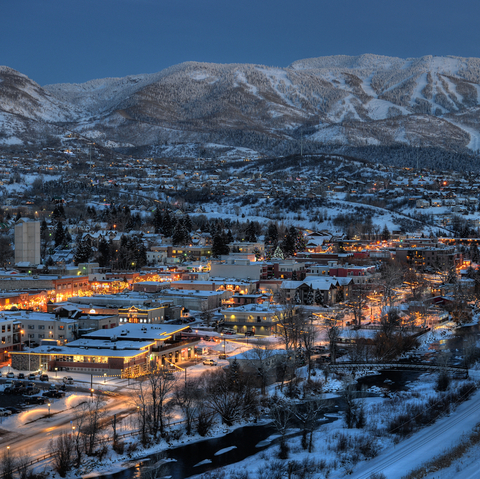 Town & Mountain 6360