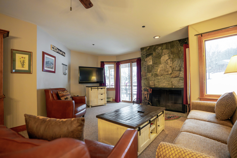 RENTAL PROPERY Mountain Watch 2207 lodging lodge guest room stay hotel condo book sleep