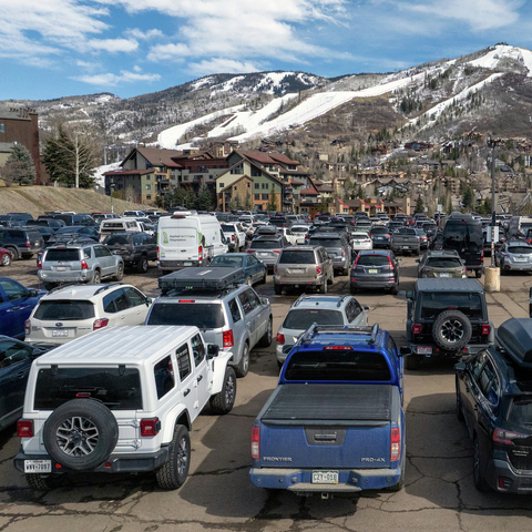 Upper Knoll Parking Lot