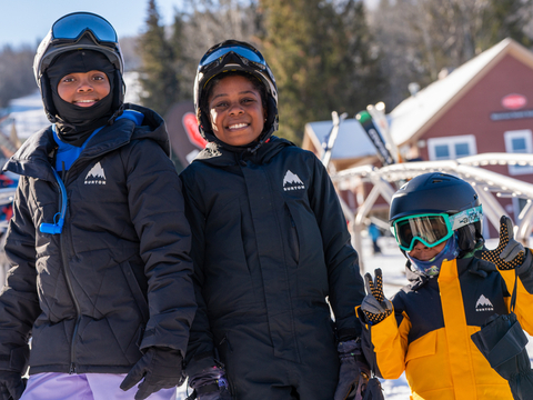 Black boarders of CT snowboard snow groomer diversity