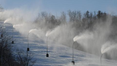 Snowmaking, Grooming