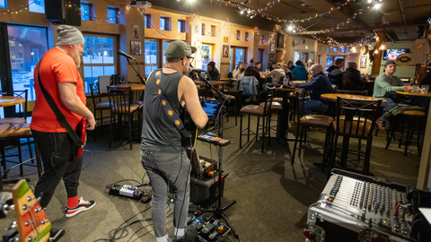 Guests enjoy Live Music at The Thirsty Squirrel at Solitude Mountain Resort.