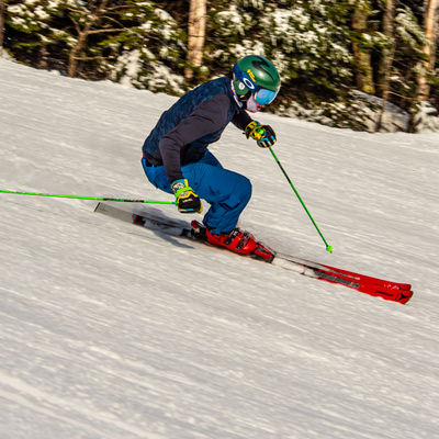 Skier Carving